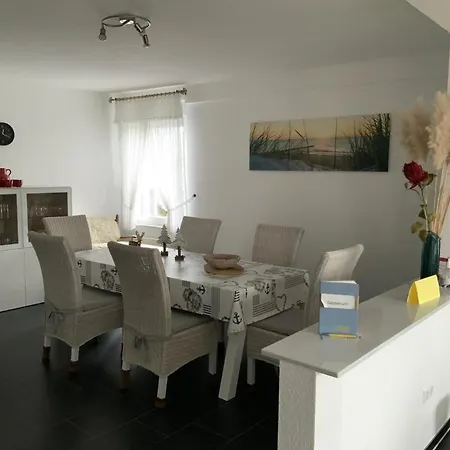 Ferienhaus Seeadler 750 Meter Z. Rollstuhlg. *